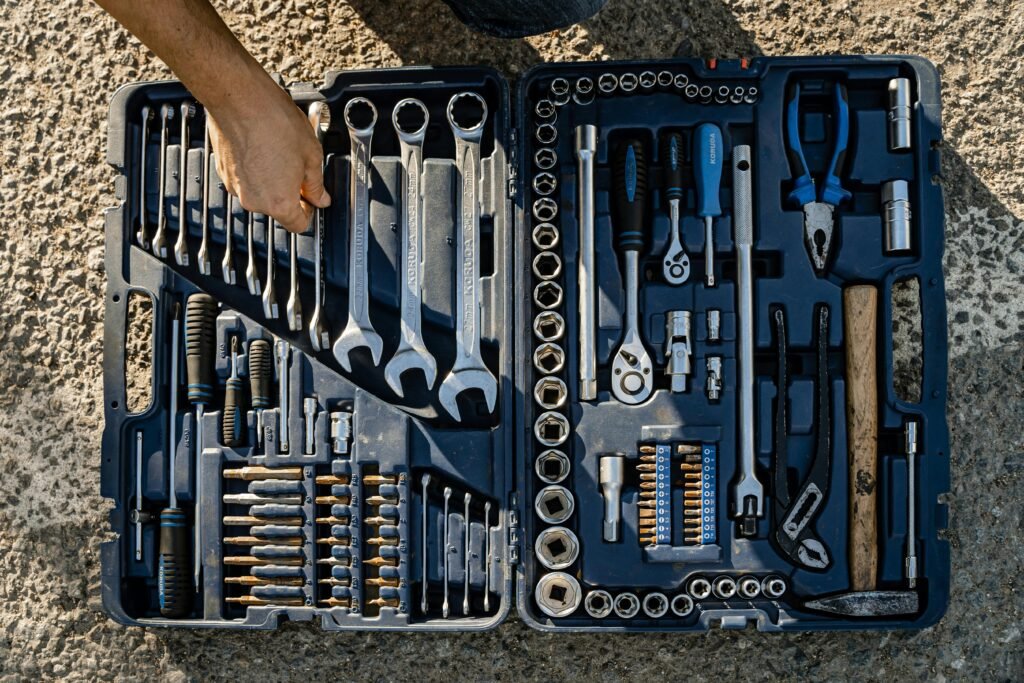 Socket set, Spanner, Pliers, Hammer